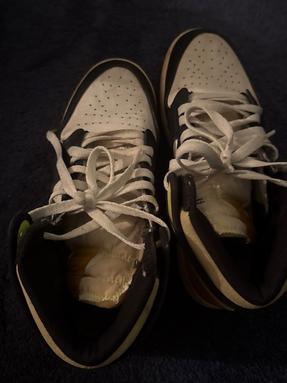 Air Jordan 1 High volt gold